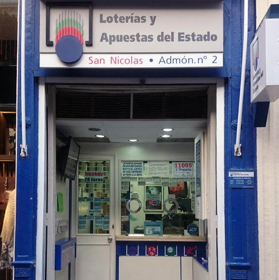 fachada de la administracion de loterias numero 2 en el paseo de almeria